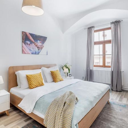 Wine & Bike City Tower Apartments Znojmo Eksteriør billede