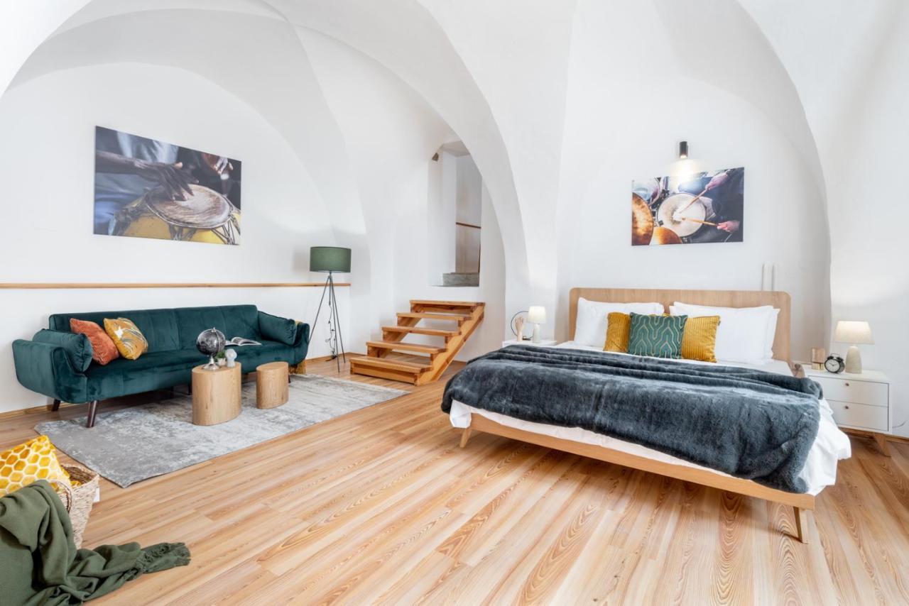 Wine & Bike City Tower Apartments Znojmo Eksteriør billede